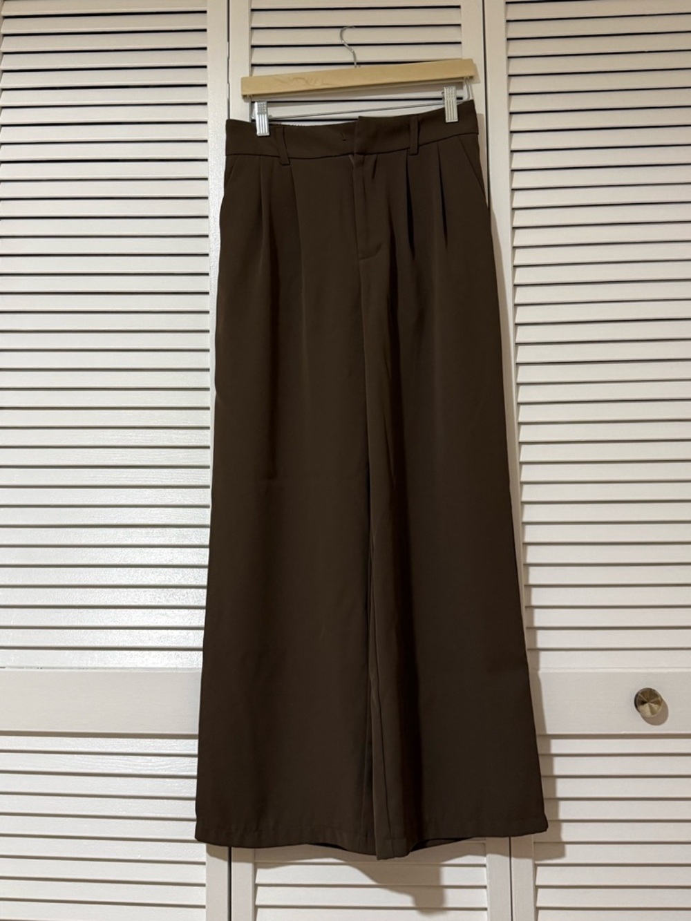 Wide-Leg High-Rise Pants in Dark Brown - Picture 2 of 2